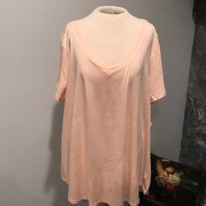 Torrid vneck tee shirt short sleeve blush colored